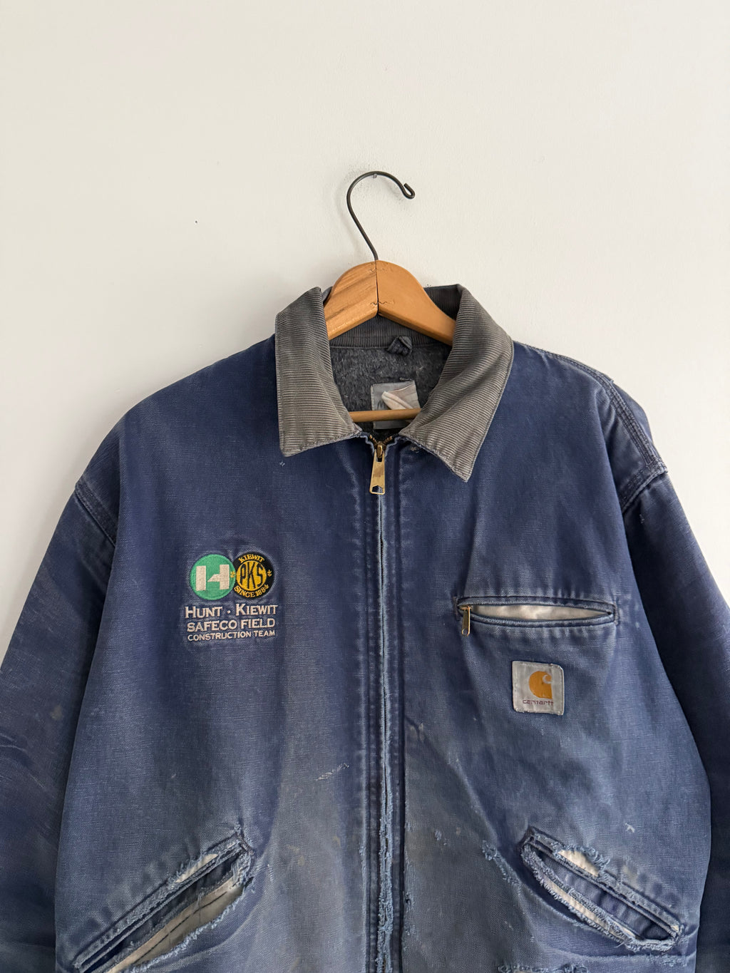 Thrashed Vintage Navy Carhartt Detroit Jacket