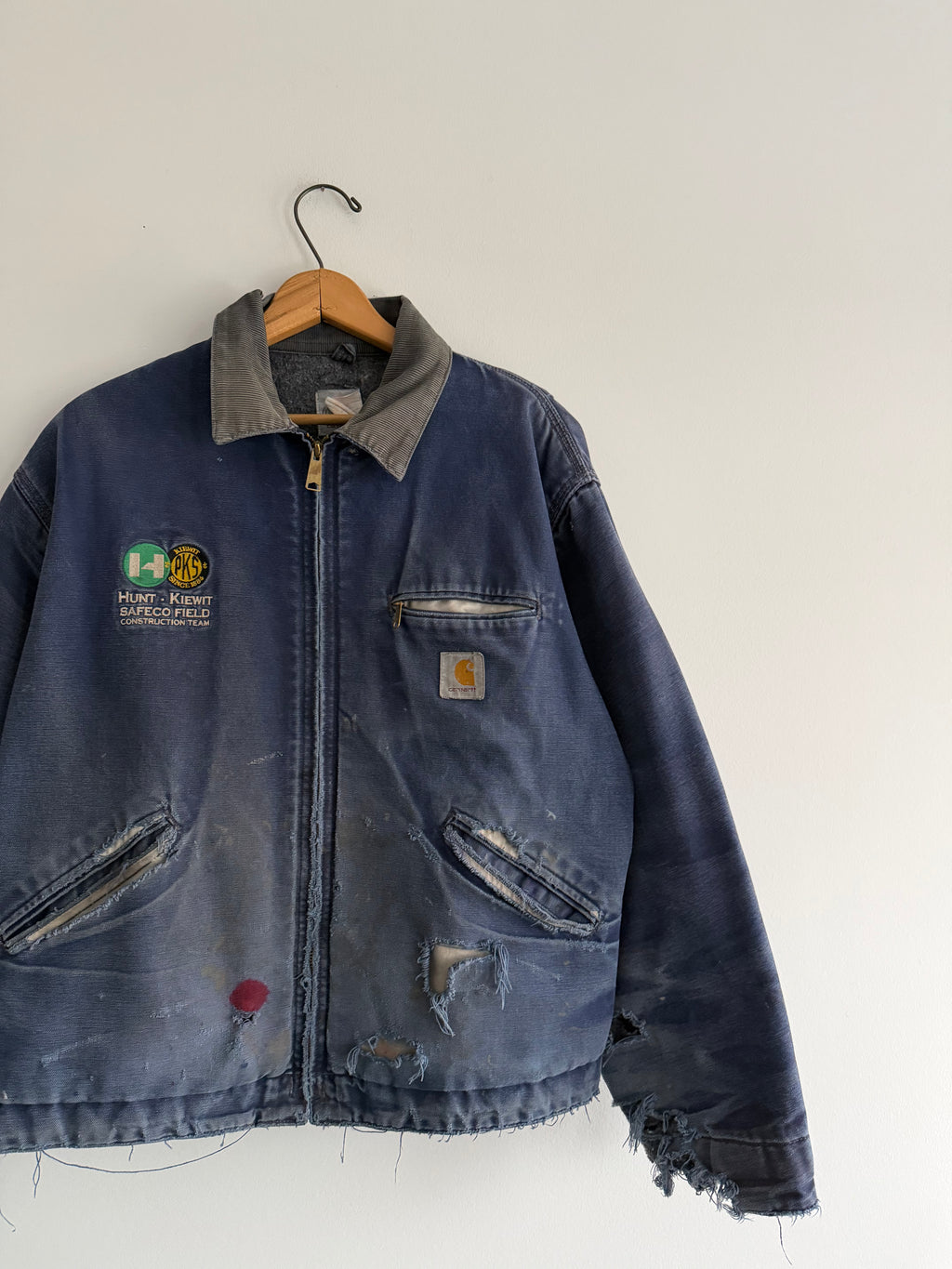 Thrashed Vintage Navy Carhartt Detroit Jacket