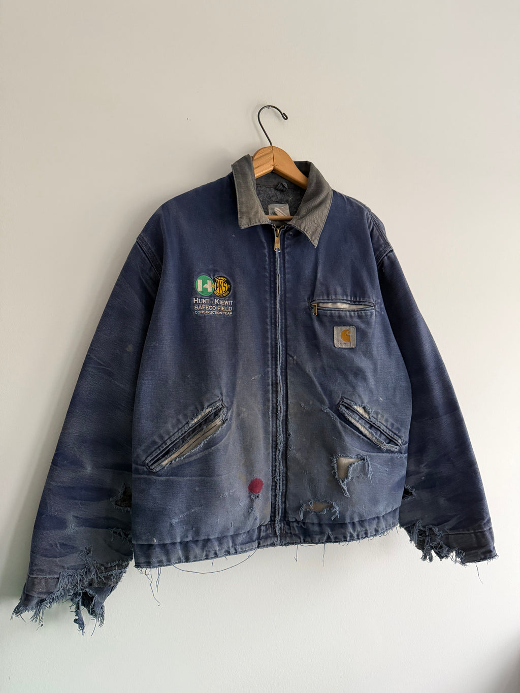 Thrashed Vintage Navy Carhartt Detroit Jacket